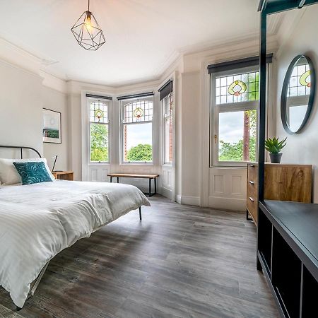 Pass The Keys Beautiful 4Br Restored Red Brick Cafes And Park Belfast Exterior photo