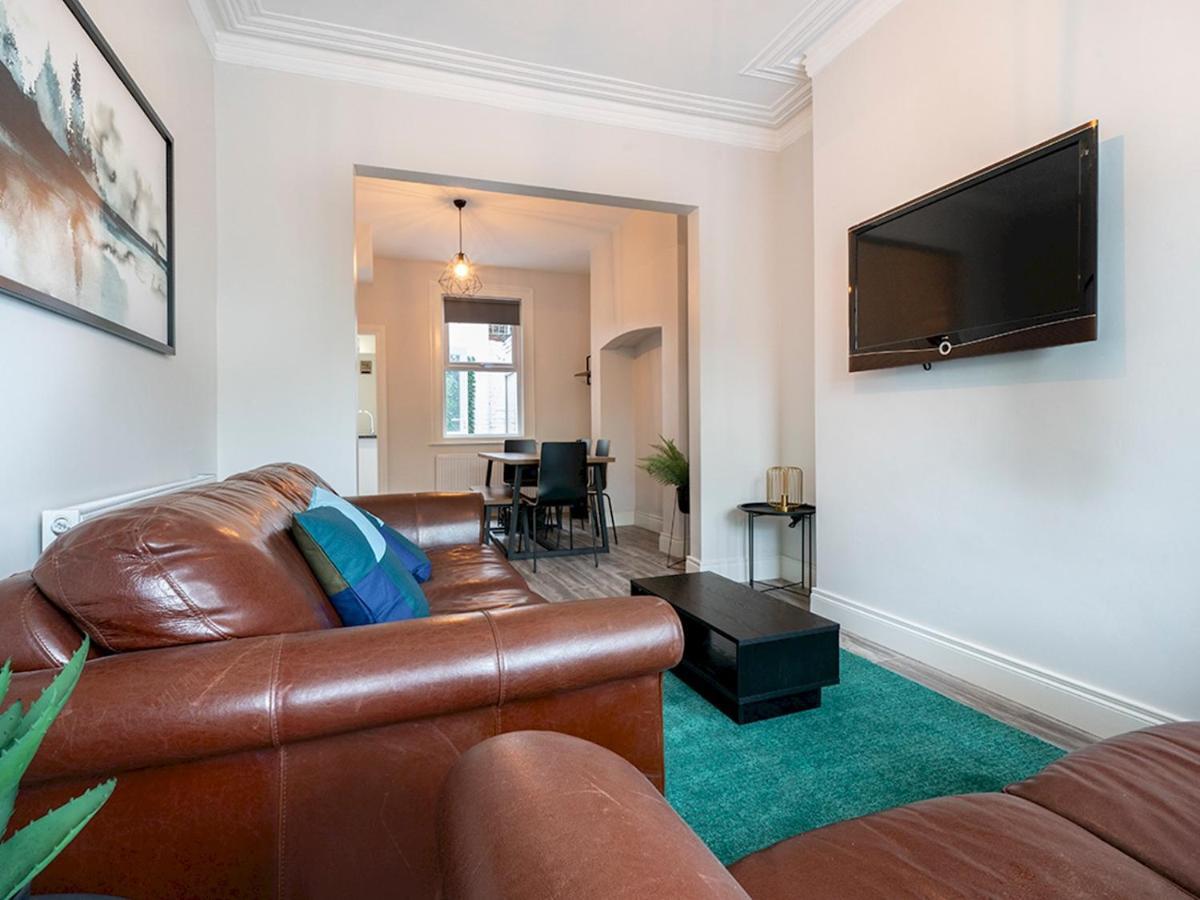 Pass The Keys Beautiful 4Br Restored Red Brick Cafes And Park Belfast Exterior photo